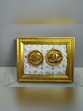 Chanel Vintage Rope Border CC Button Clip On Earrings